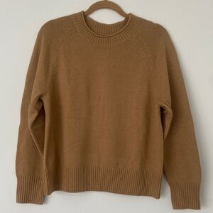 Women’s Camel Banana Republic Sweater, Size Lg